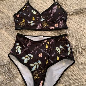Brand new never worn high waisted swim suit size M